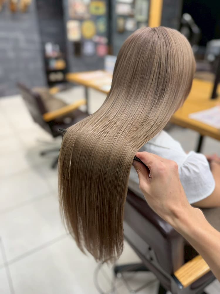 極上とろみベージュ