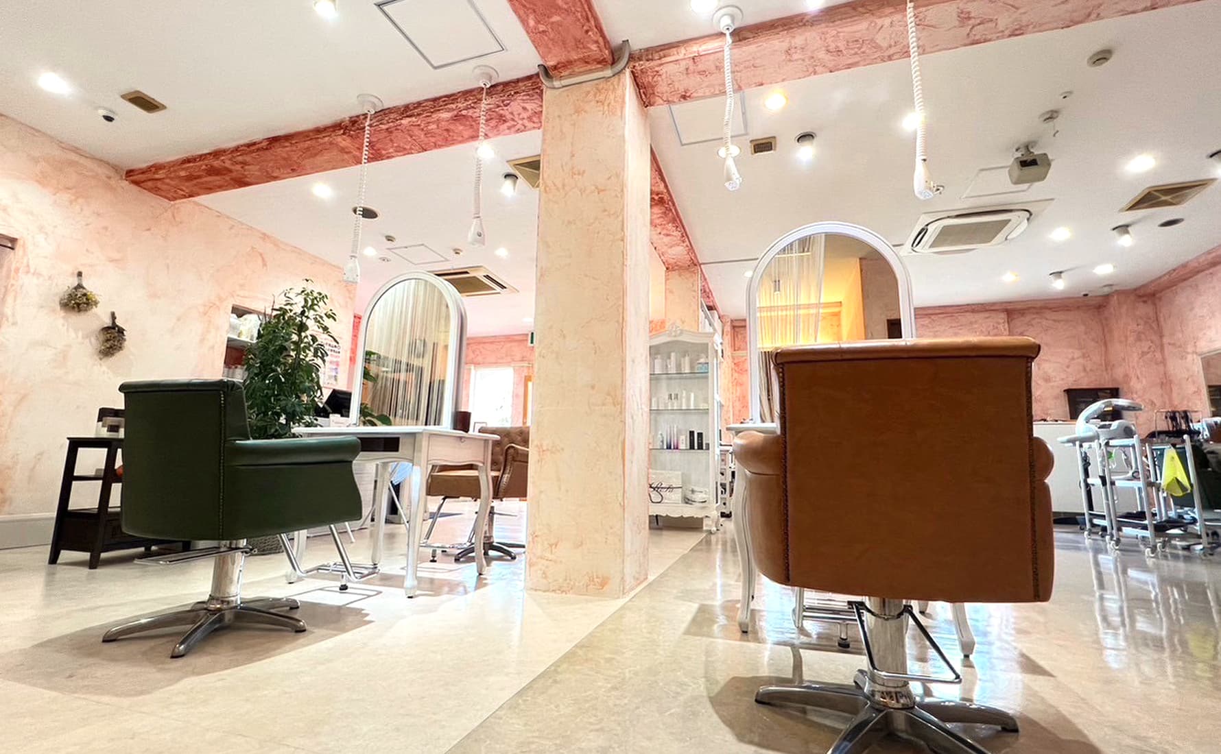 成田店の店舗内写真