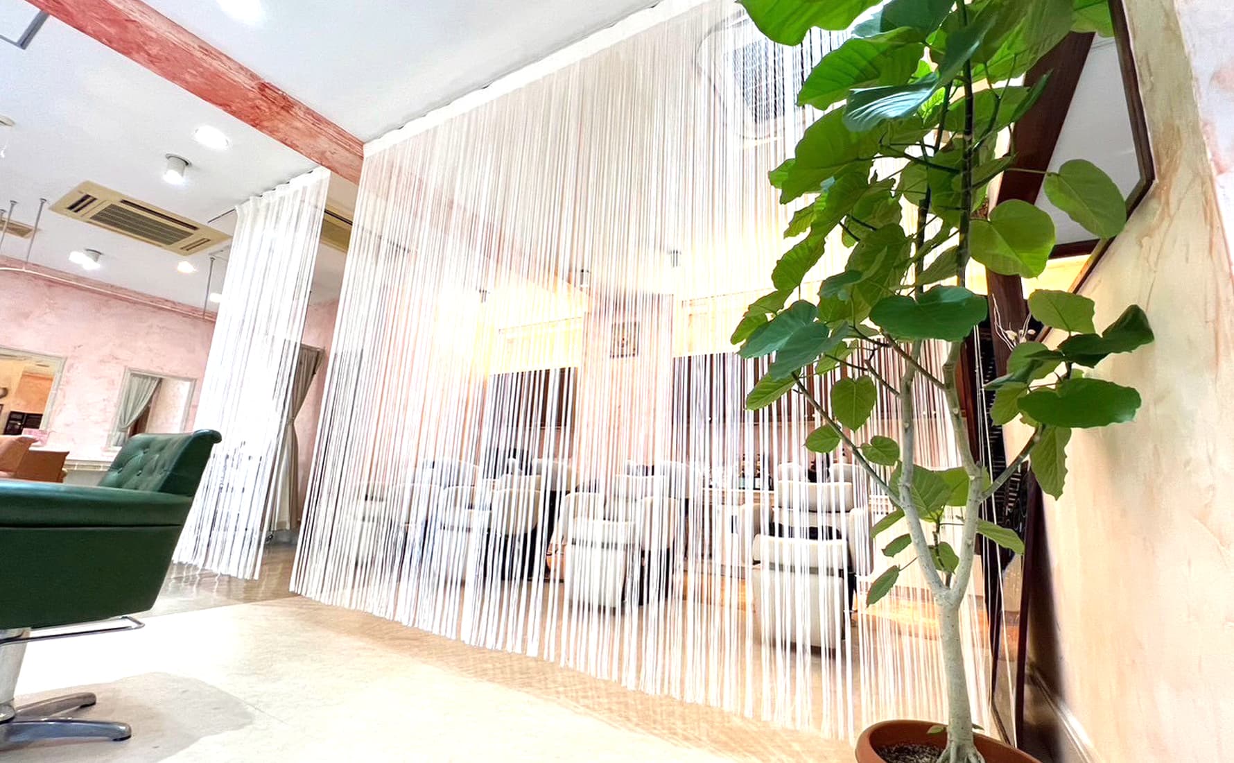 成田店の店舗内写真